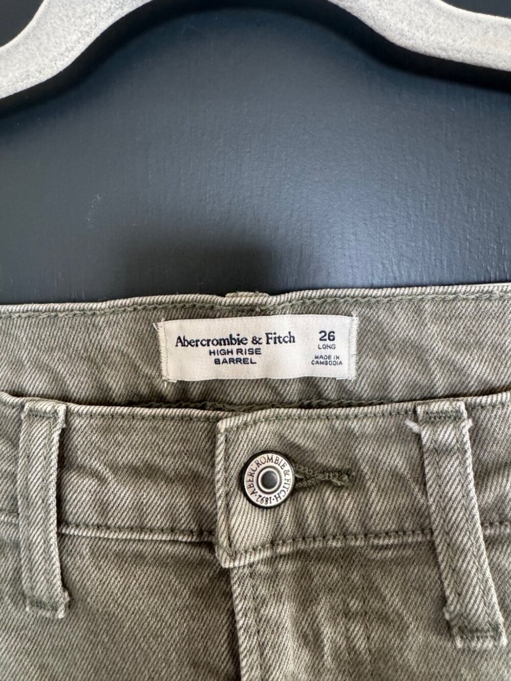 Abercrombie High Rise Barrel Olive Jean - Picture 3 of 4